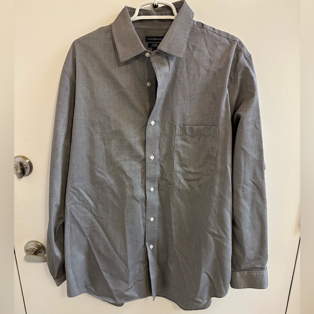 Croft & Barrow Men’s Button Down dress shirt